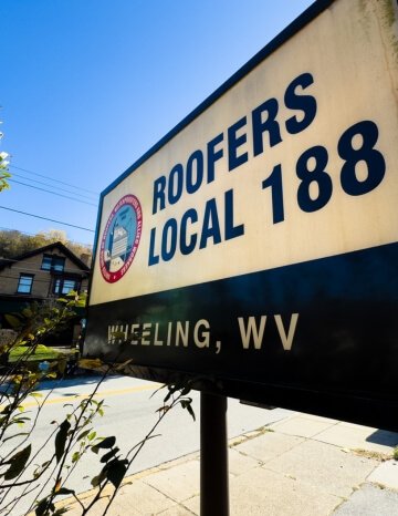 roofers local sign